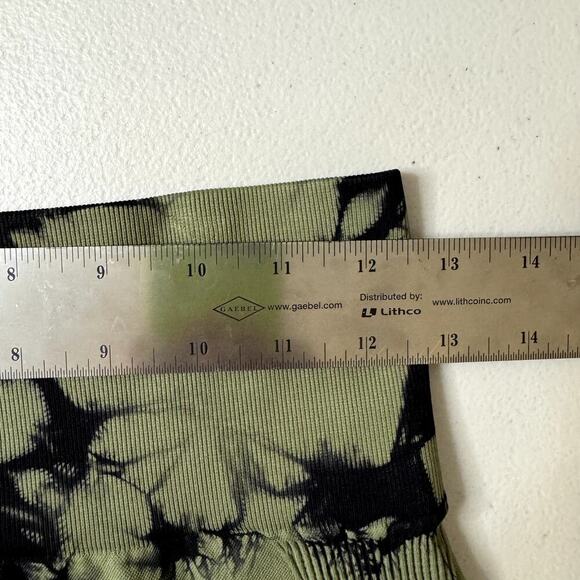 NWOT Seamless Green Tie-Dye Exercise Workout Shorts Size Large Women's - Picture 5 of 7